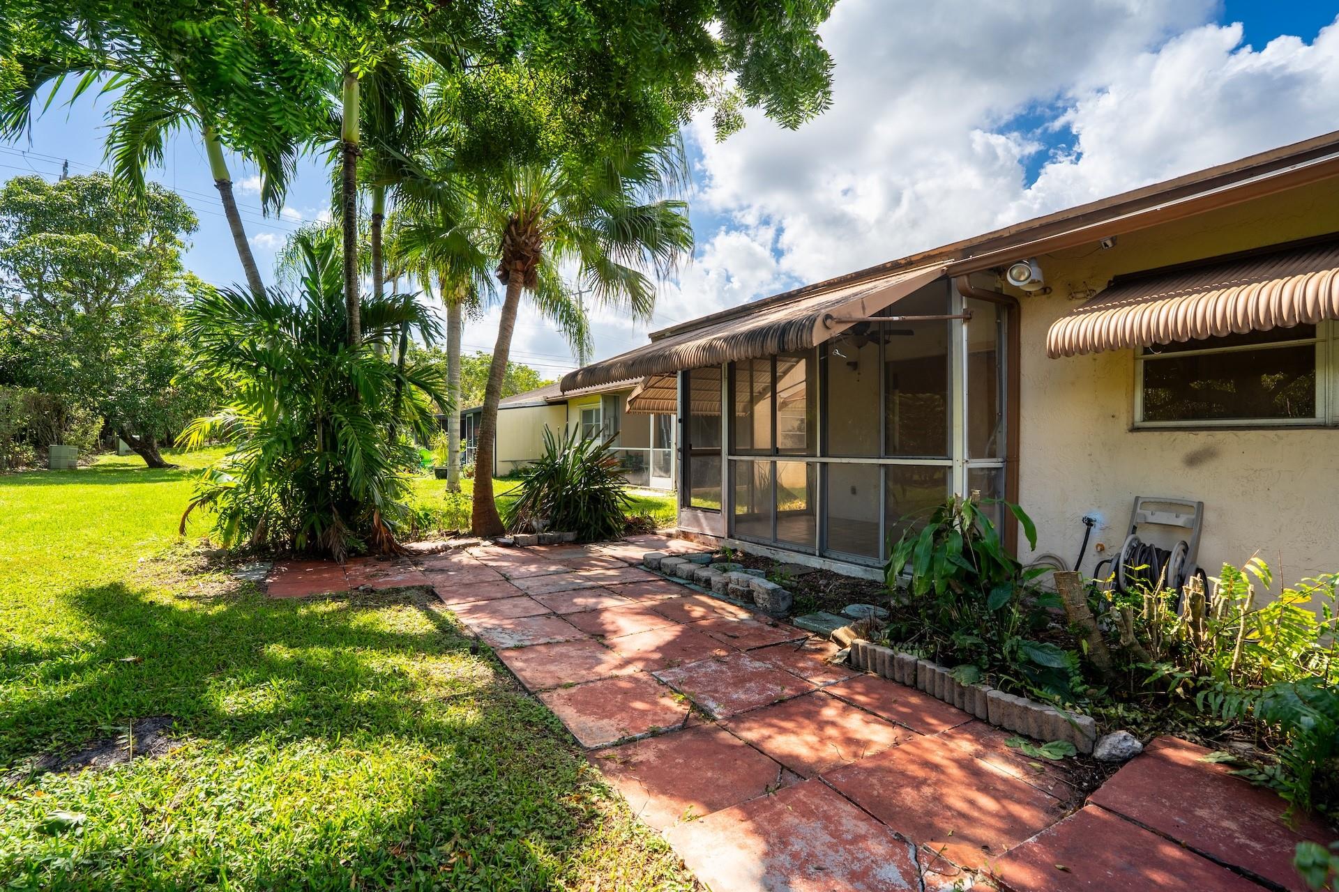 DELRAY VILLAS 3 - Residential