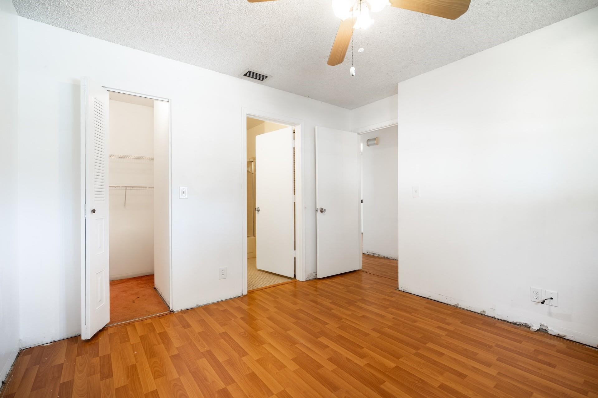 DELRAY VILLAS 3 - Residential