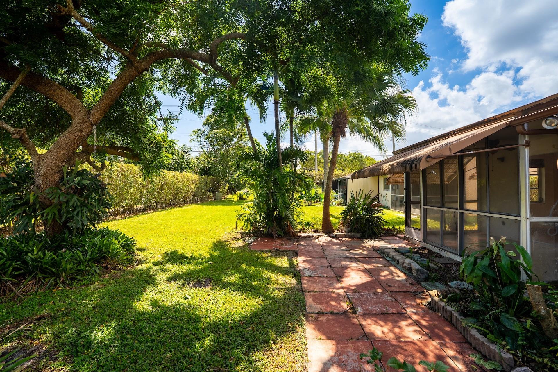 DELRAY VILLAS 3 - Residential