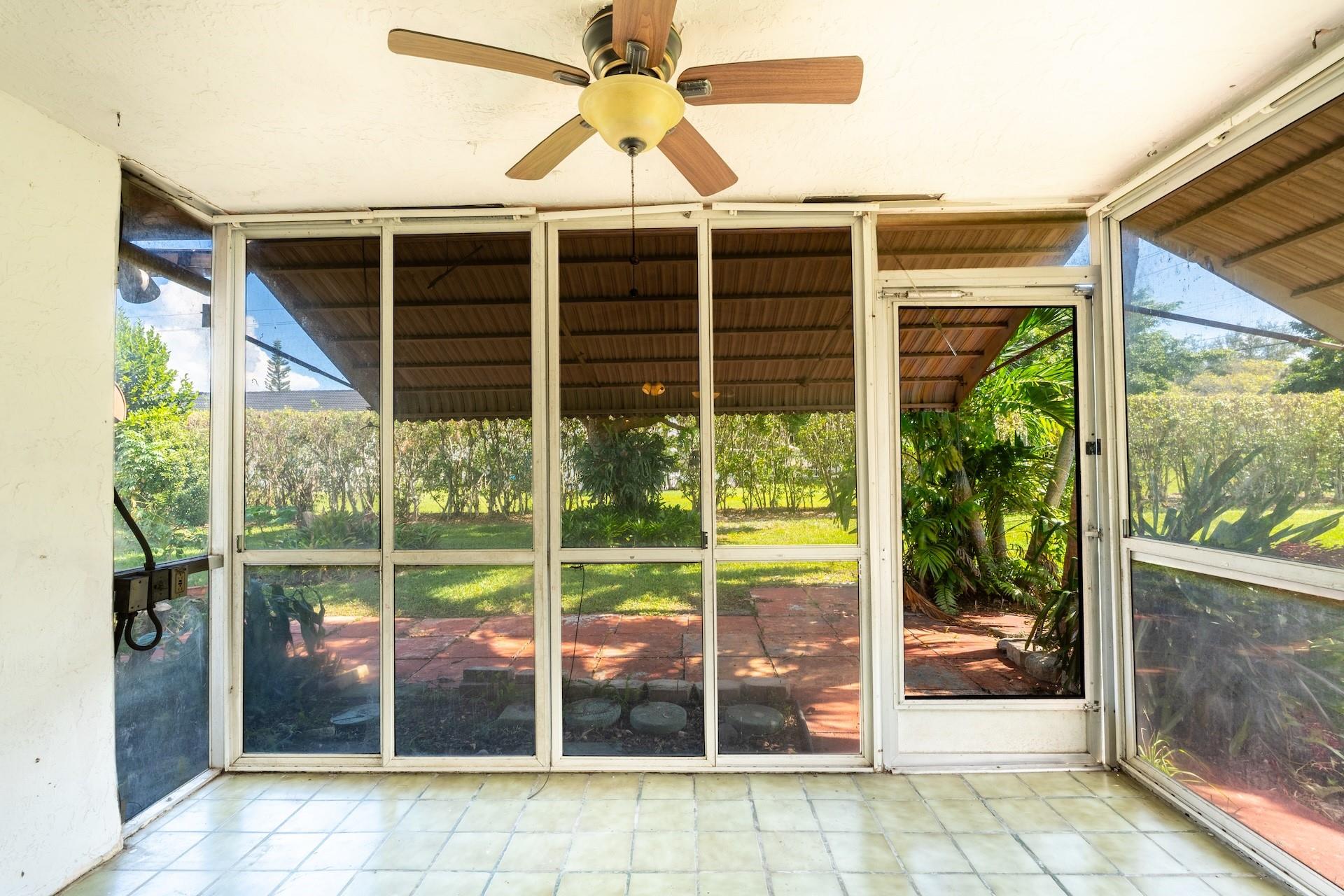 DELRAY VILLAS 3 - Residential