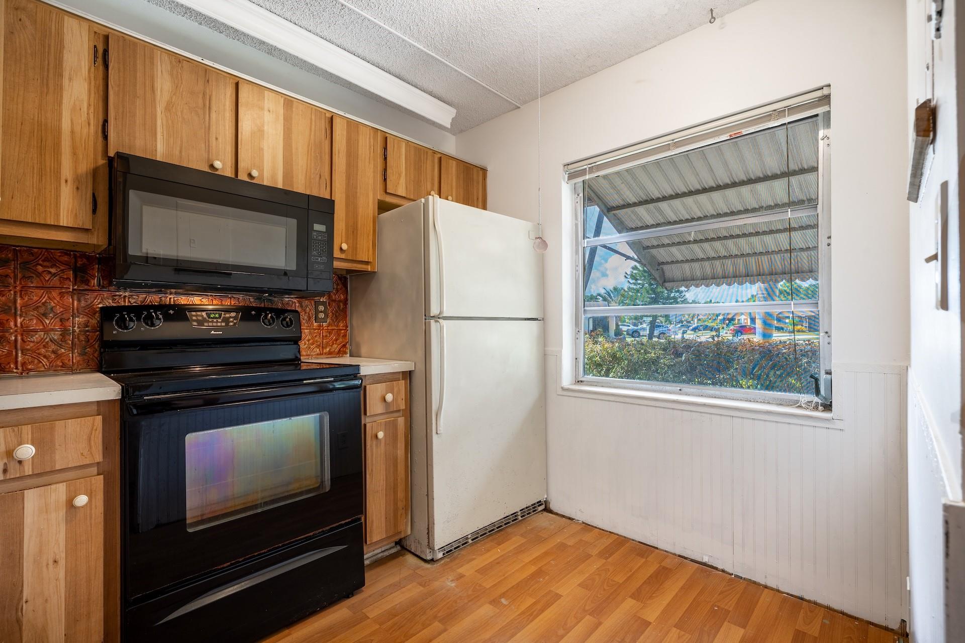 DELRAY VILLAS 3 - Residential