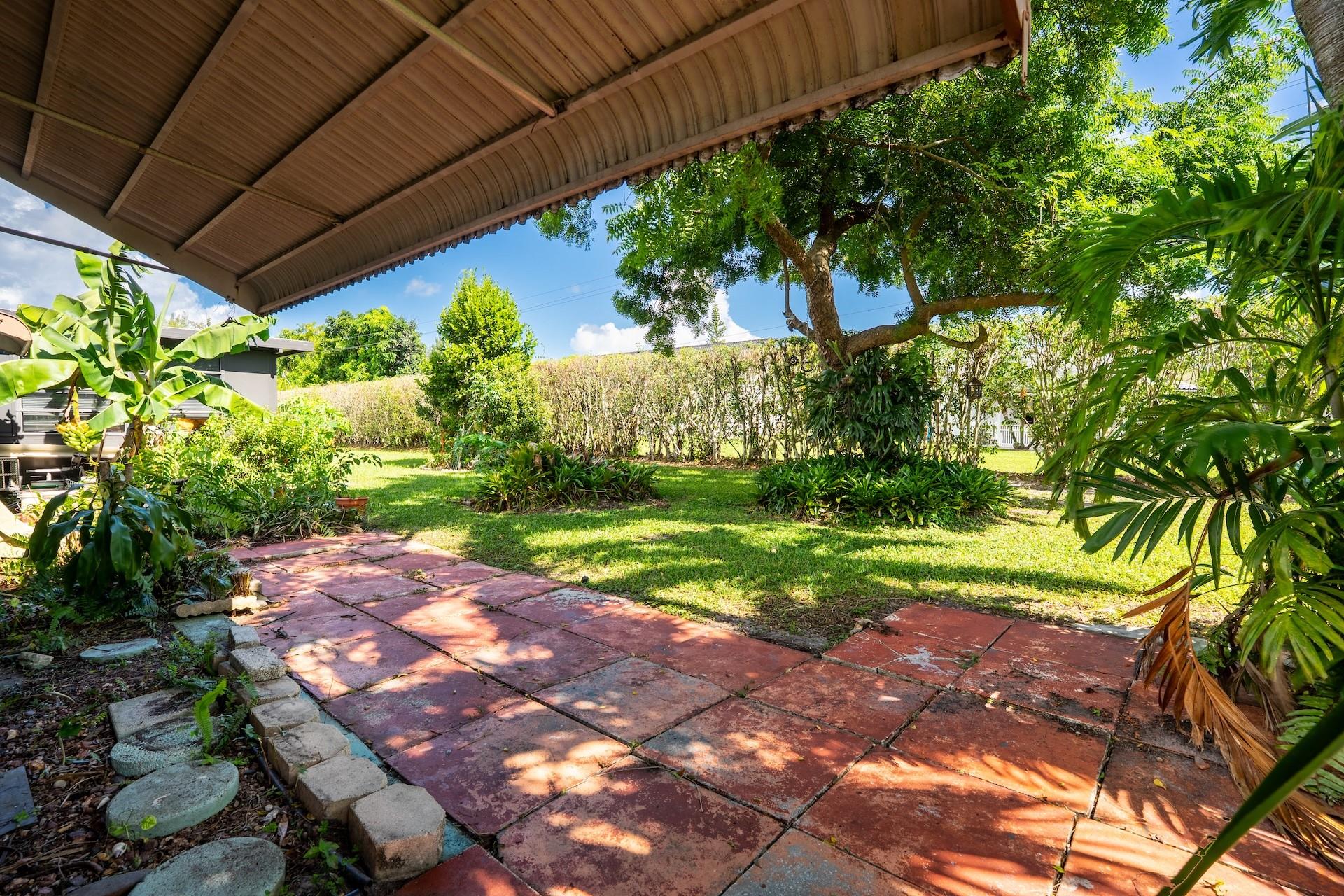 DELRAY VILLAS 3 - Residential