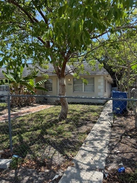 1326 NW 8th Ave