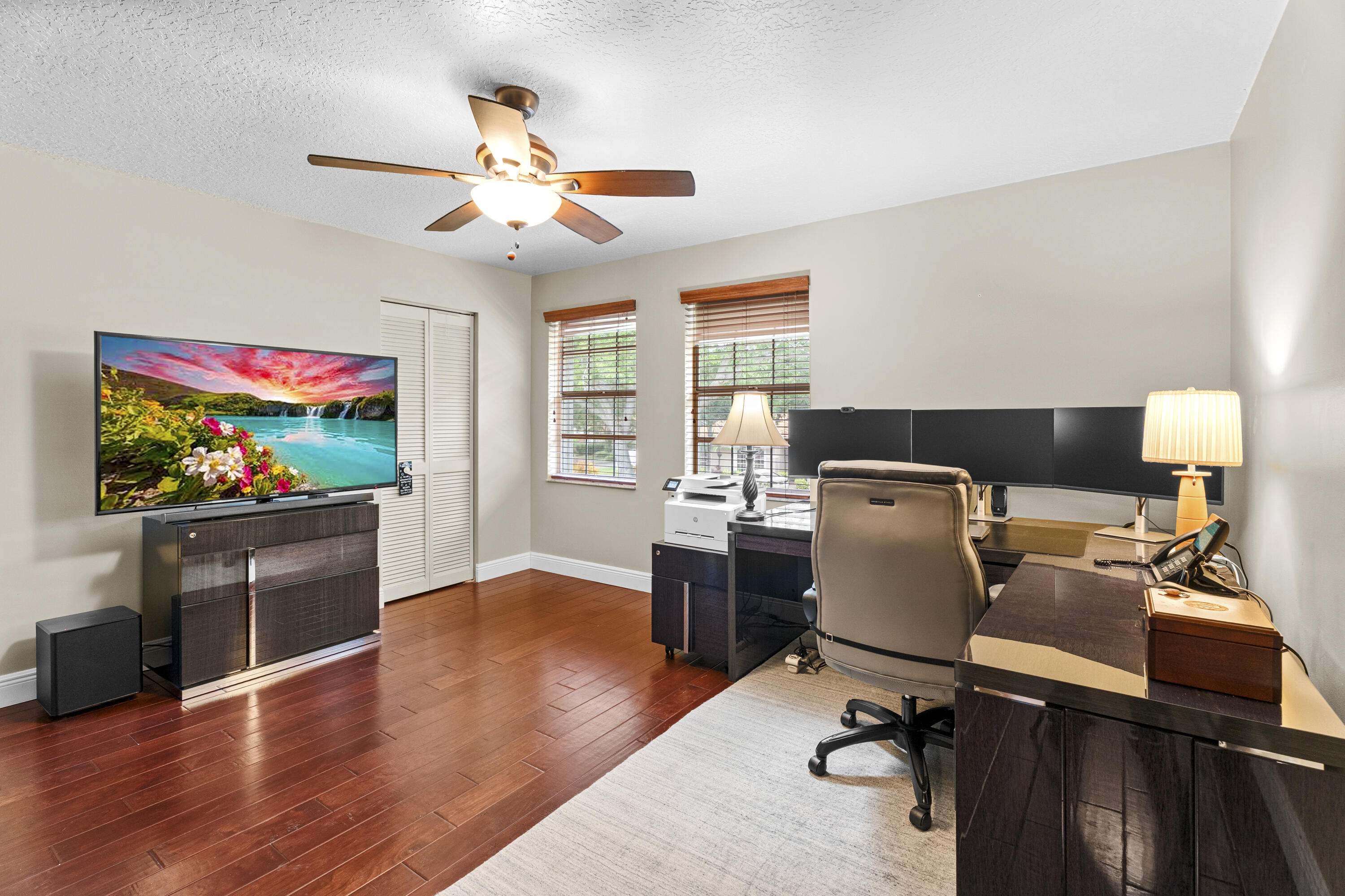 EMBASSY LAKES - Residential