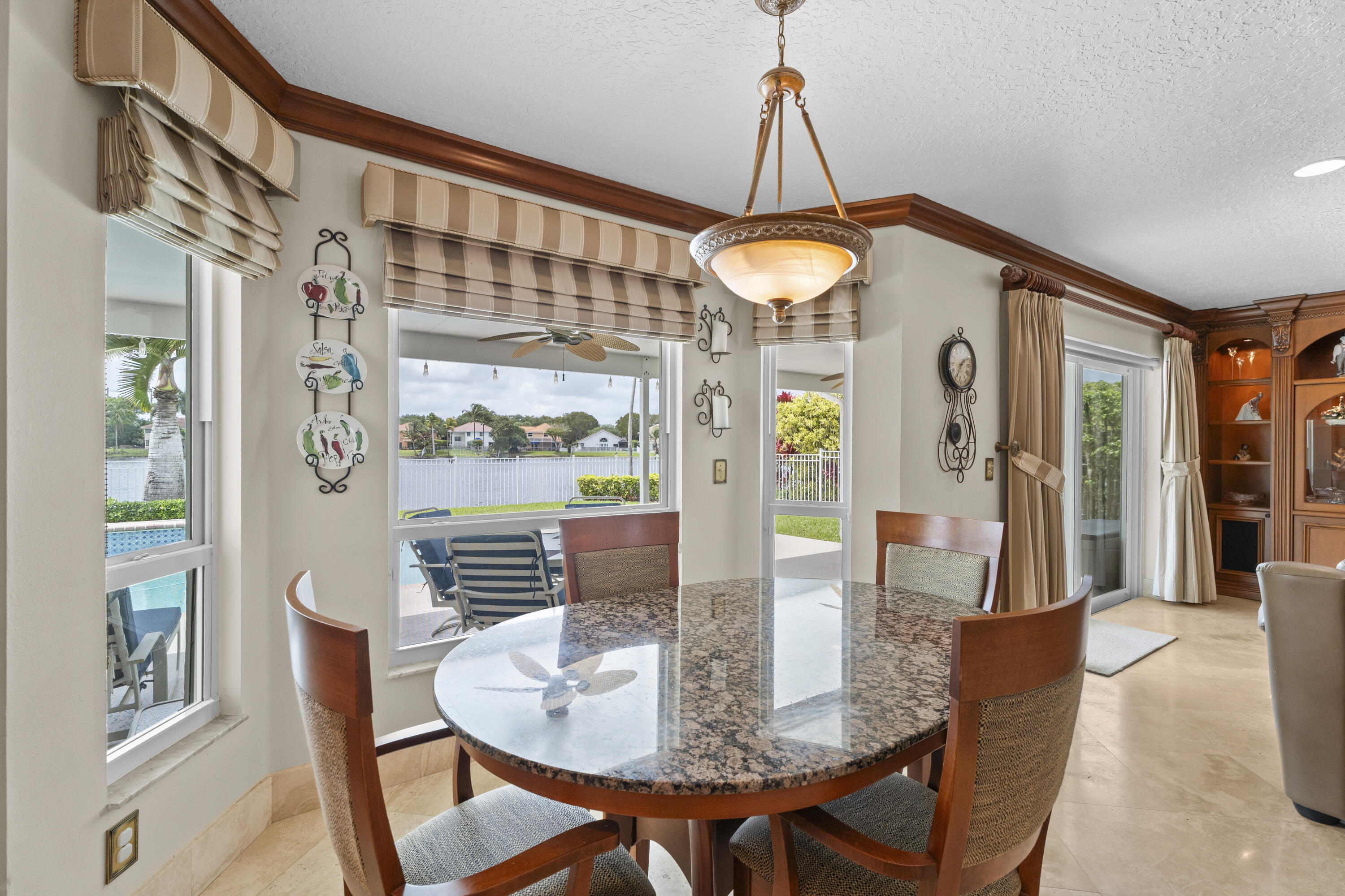 EMBASSY LAKES - Residential