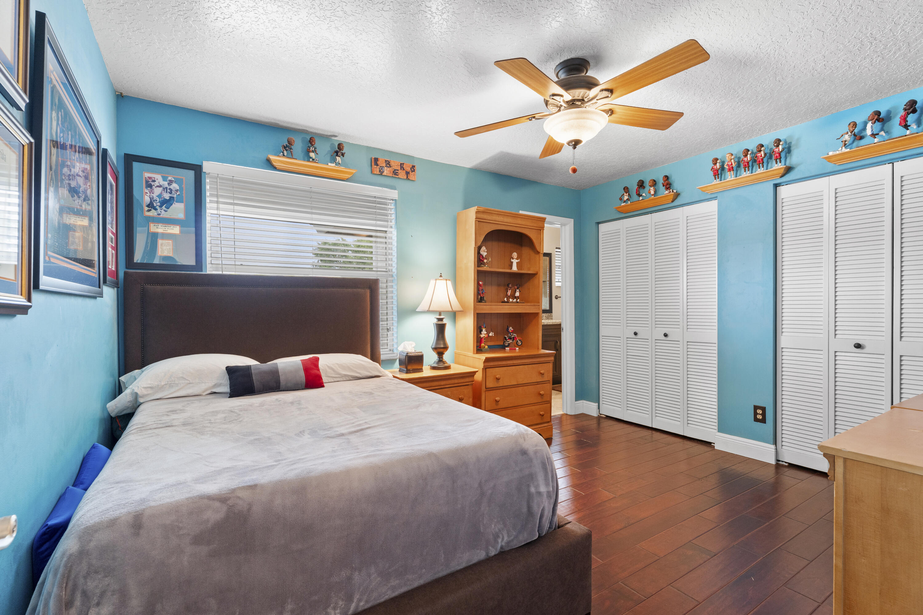 EMBASSY LAKES - Residential
