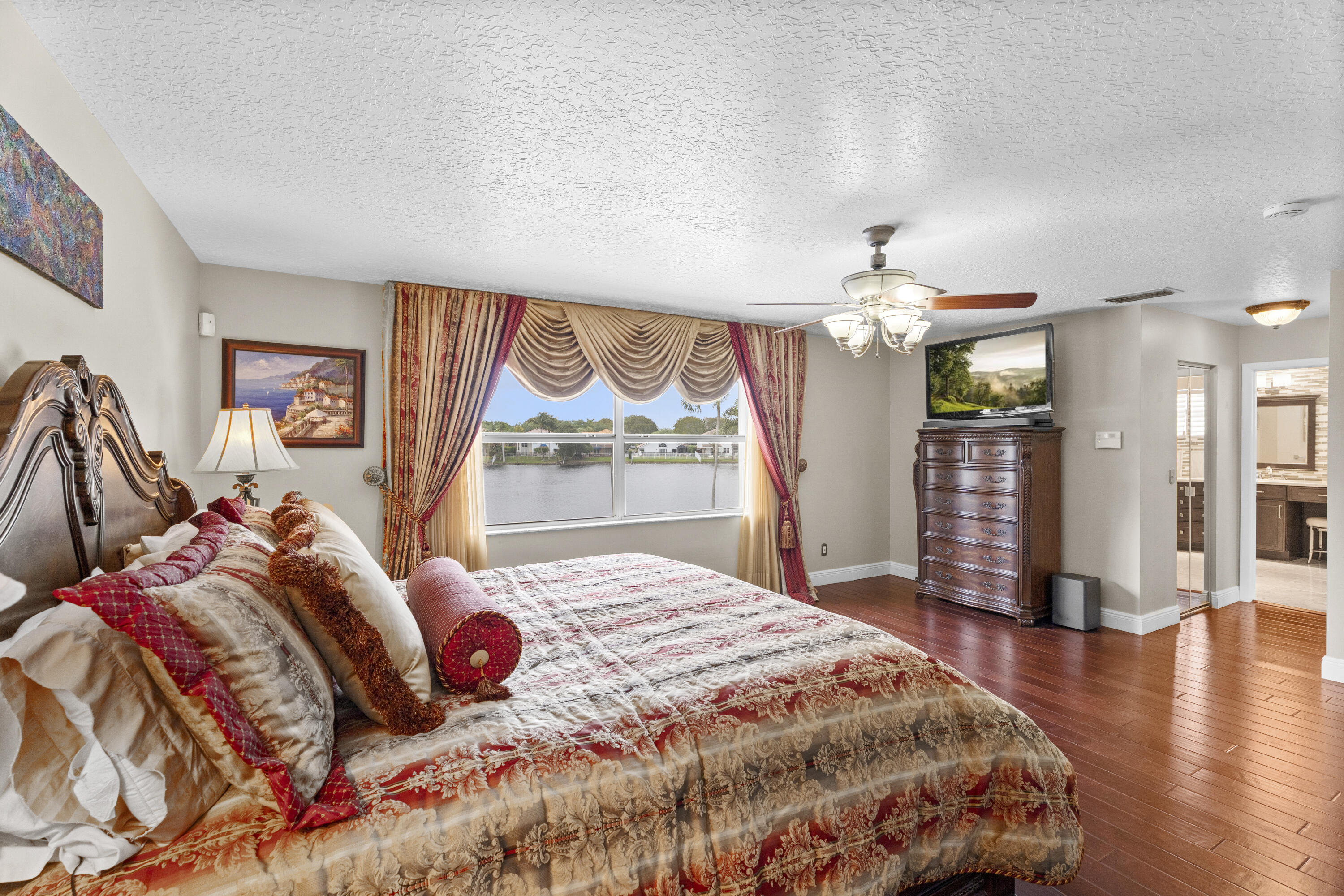 EMBASSY LAKES - Residential