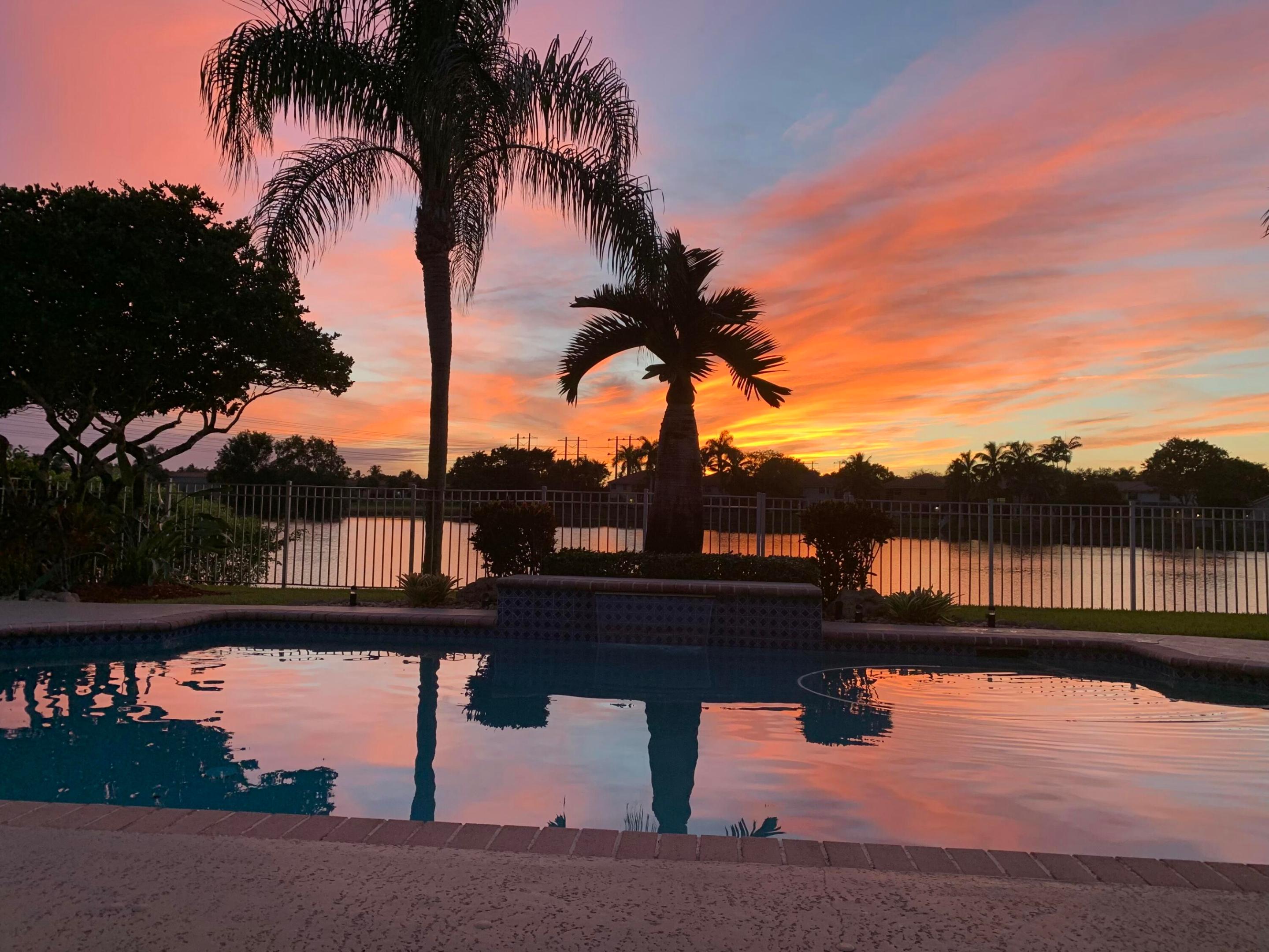EMBASSY LAKES - Residential