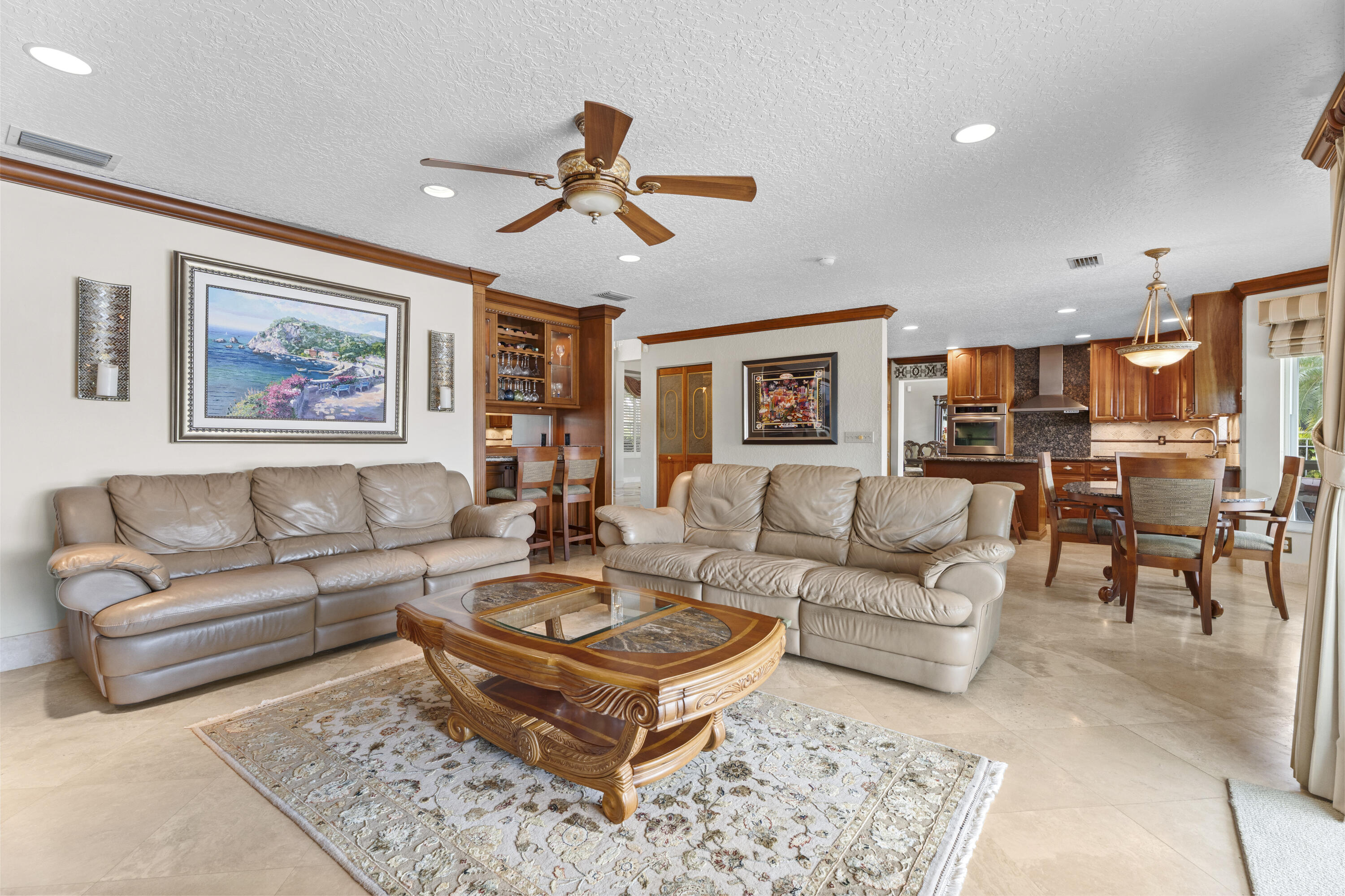 EMBASSY LAKES - Residential