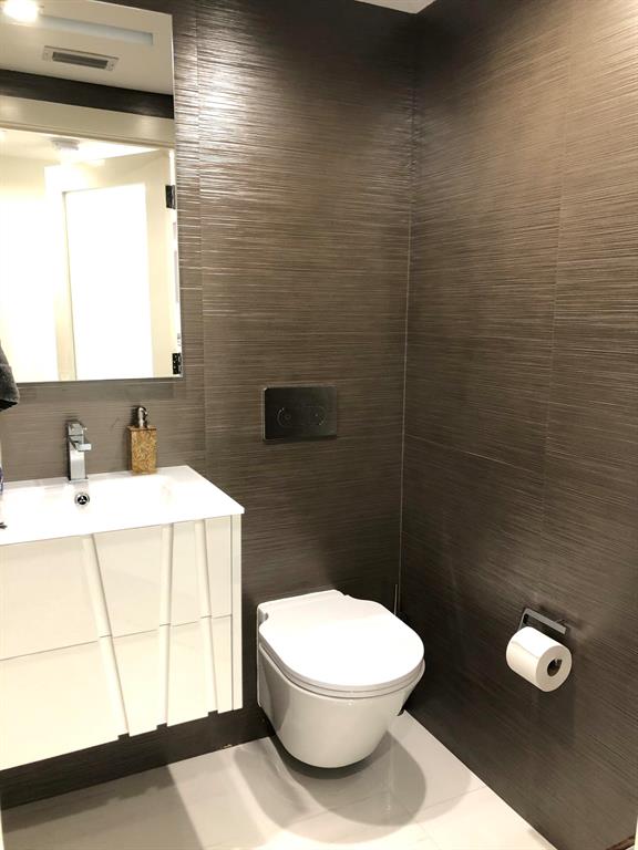 TRAFALGAR OF HIGHLAND BEACH CONDO - Residential Lease