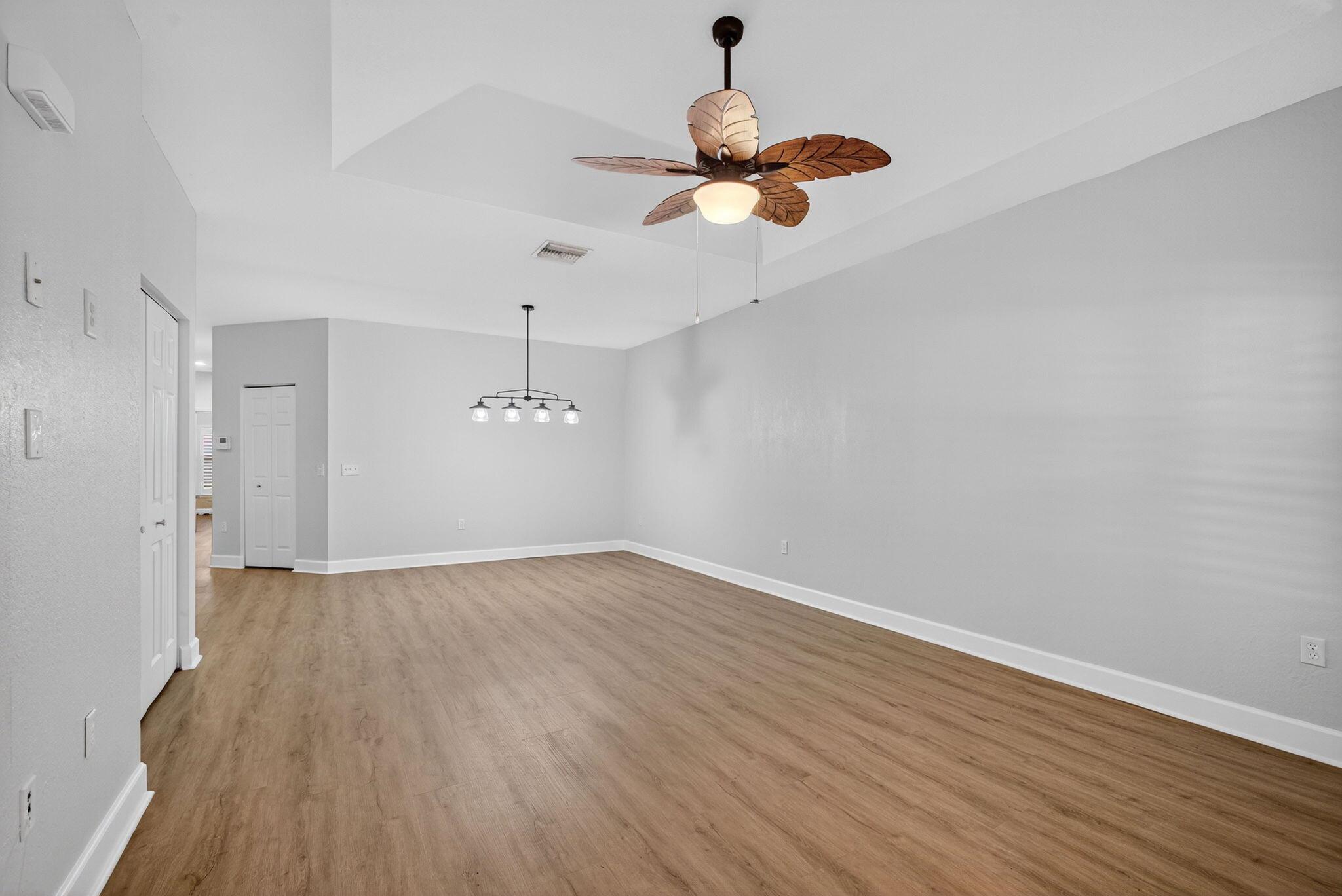 THE LAKES AT THE SAVANNAH - Residential Lease