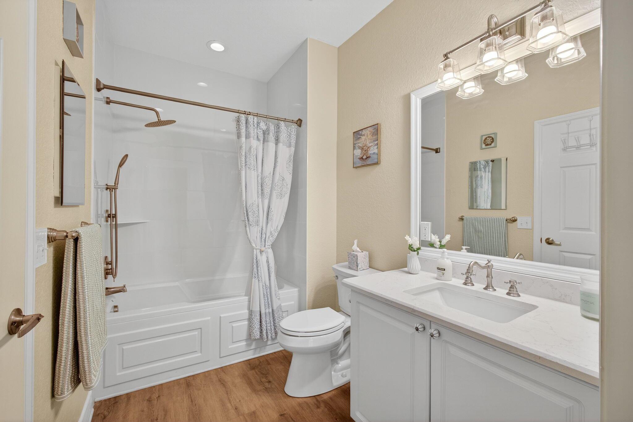 THE LAKES AT THE SAVANNAH - Residential Lease