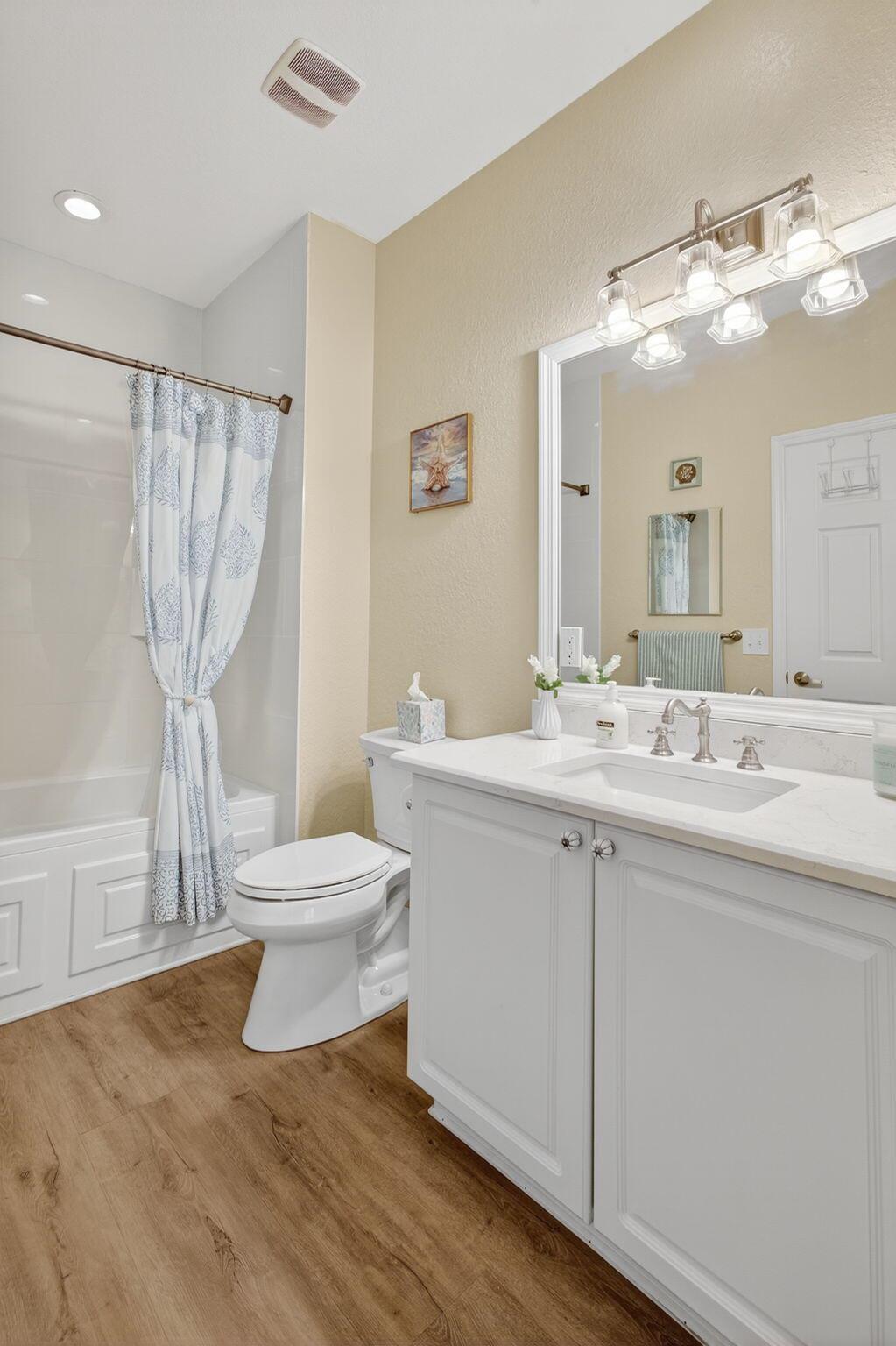 THE LAKES AT THE SAVANNAH - Residential Lease