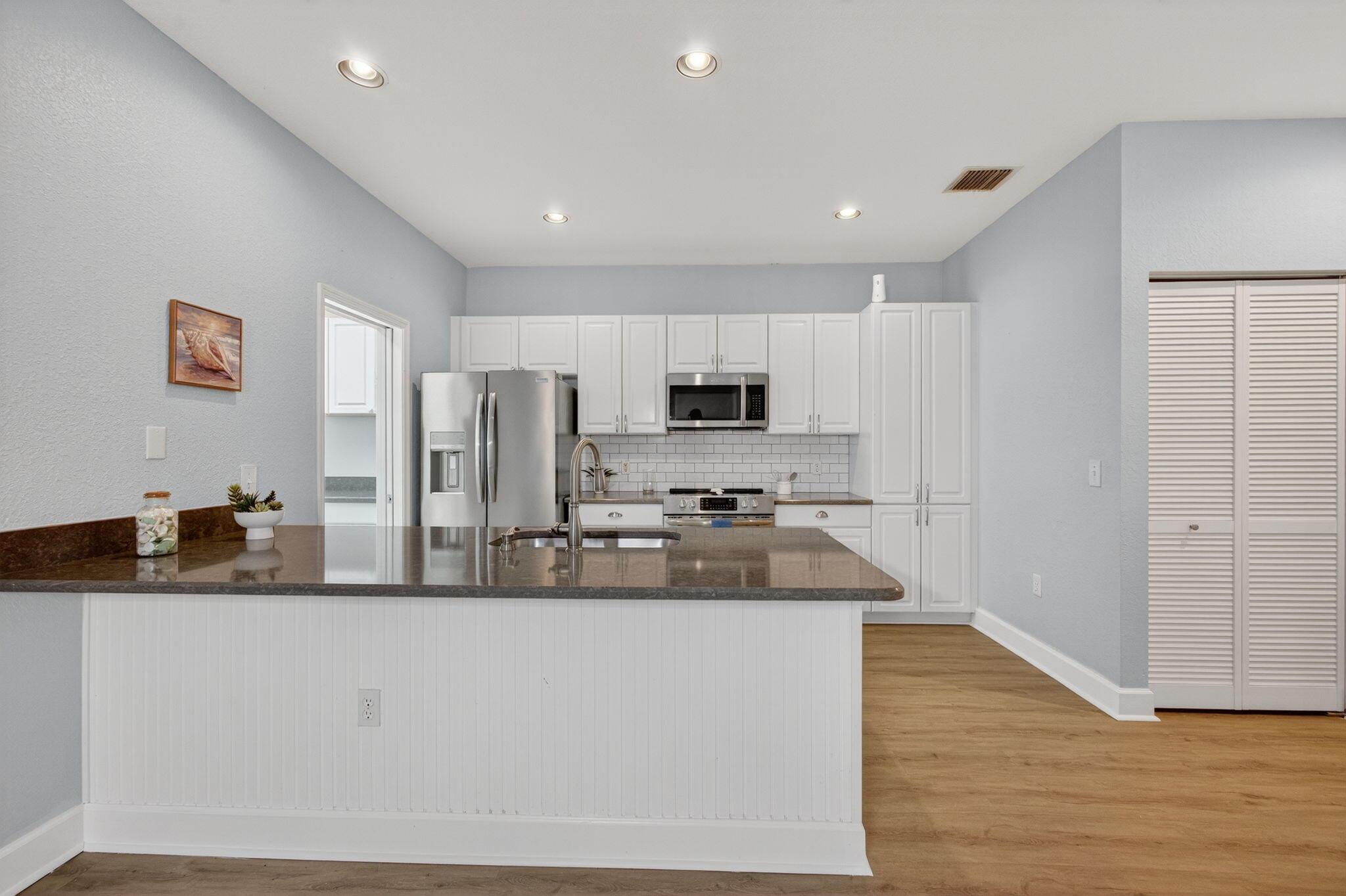 THE LAKES AT THE SAVANNAH - Residential Lease