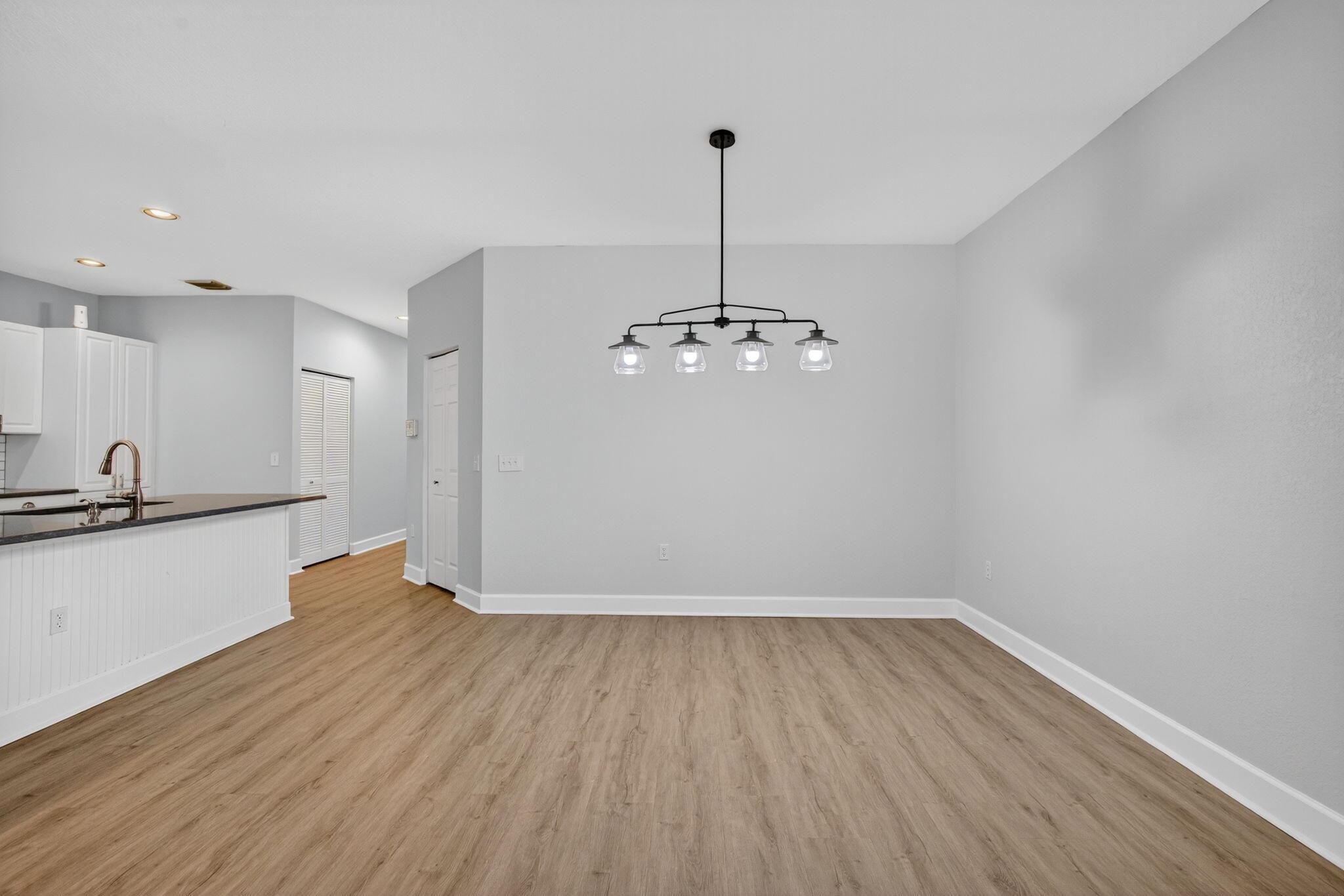 THE LAKES AT THE SAVANNAH - Residential Lease