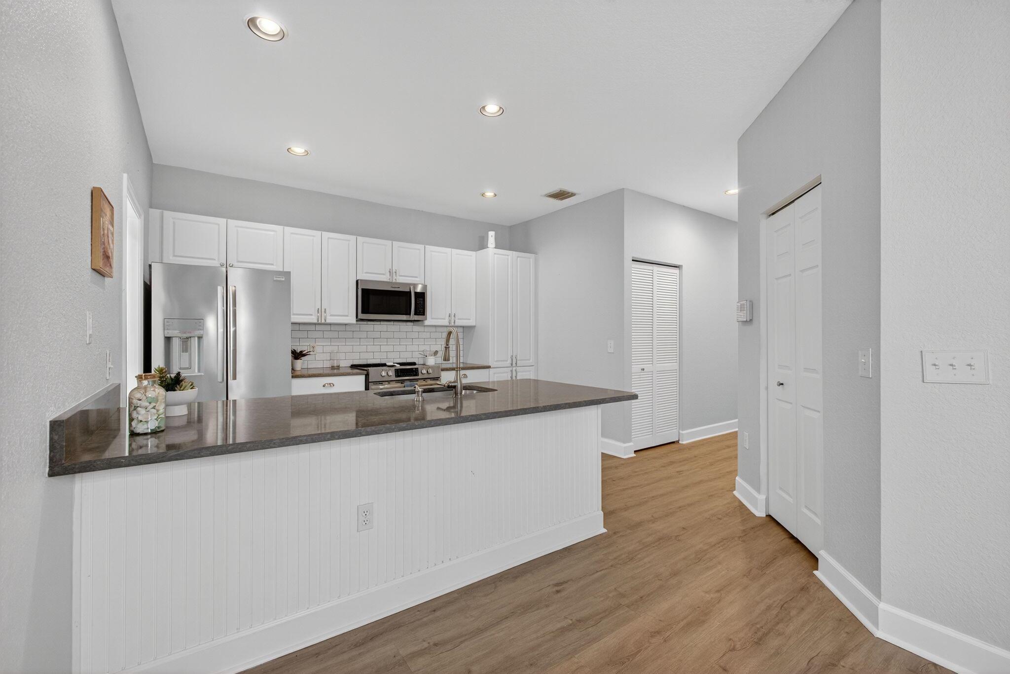 THE LAKES AT THE SAVANNAH - Residential Lease
