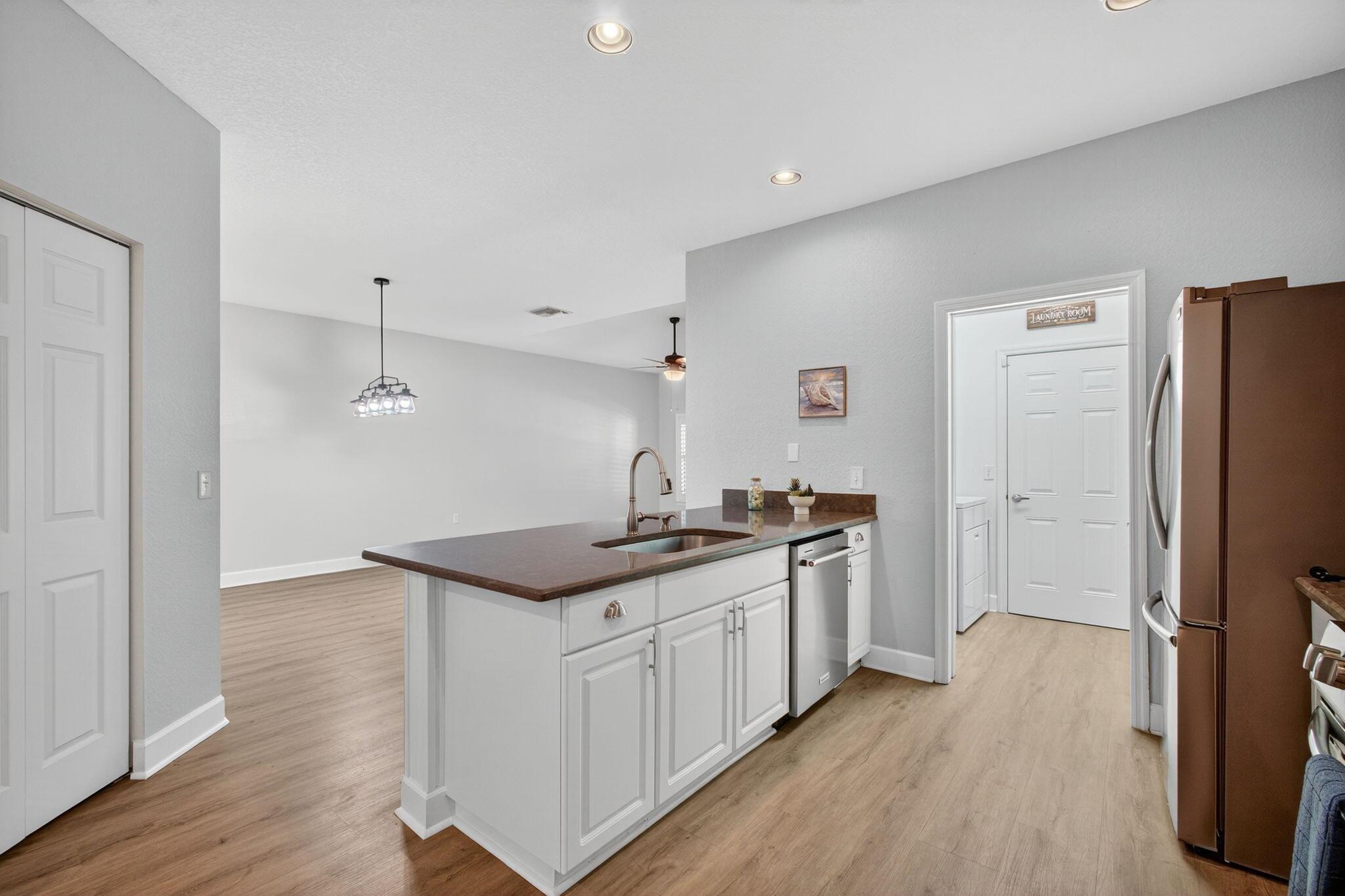 THE LAKES AT THE SAVANNAH - Residential Lease