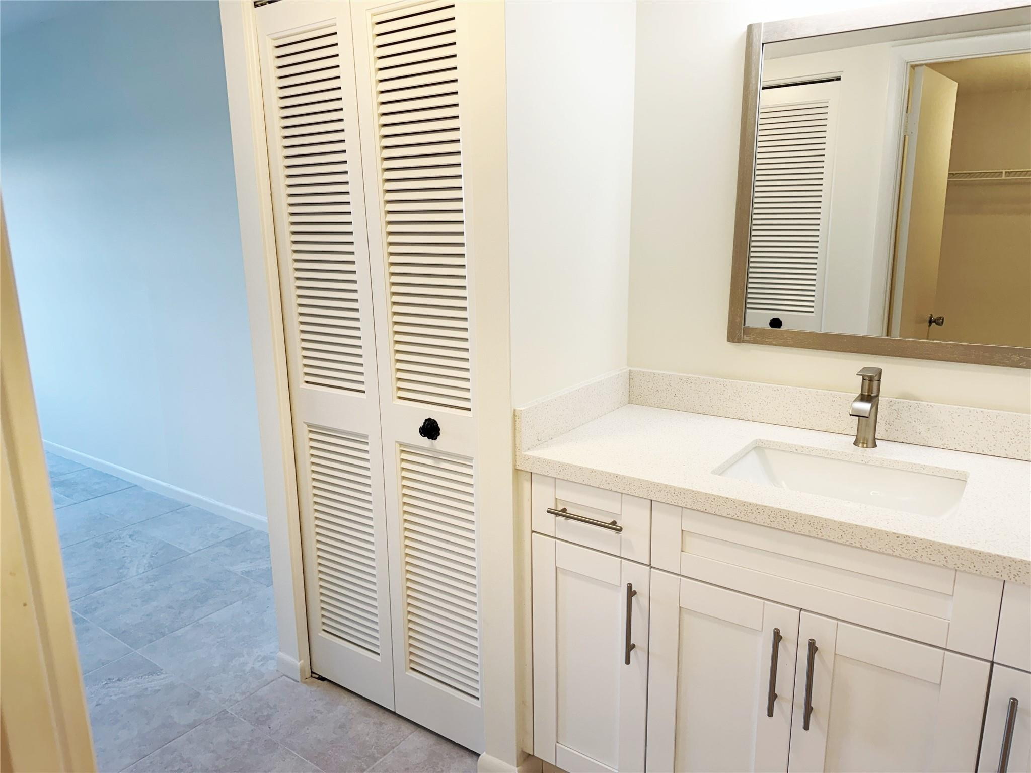 Country Club Tower Of Cor - Residential Lease