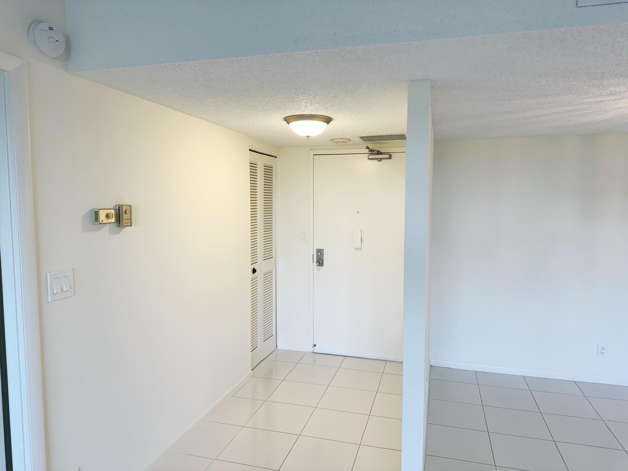 Country Club Tower Of Cor - Residential Lease