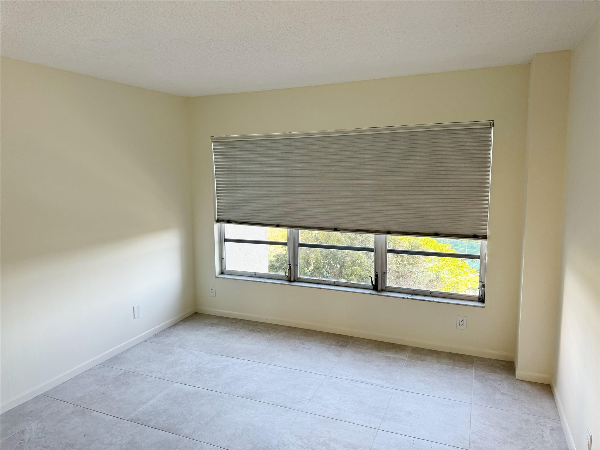 Country Club Tower Of Cor - Residential Lease