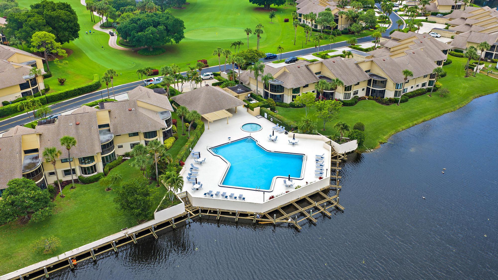 WATERBEND AT JONATHANS LANDING CONDO - Residential