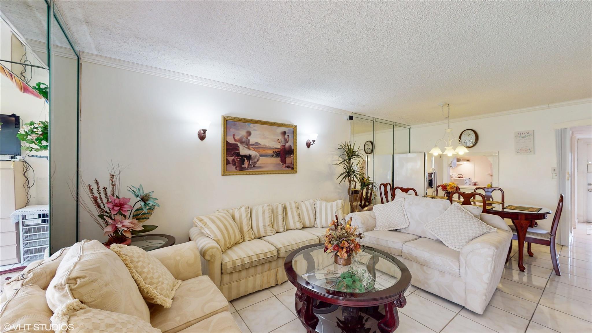 1035 Country Club Dr 403