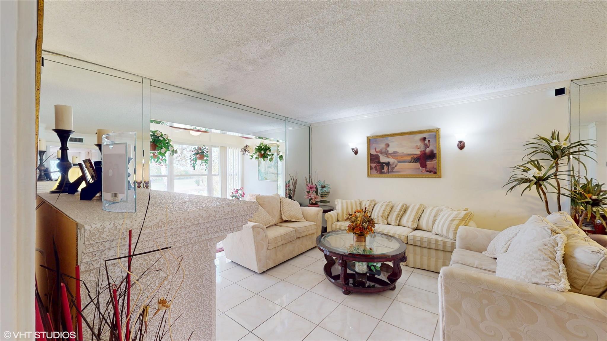1035 Country Club Dr 403