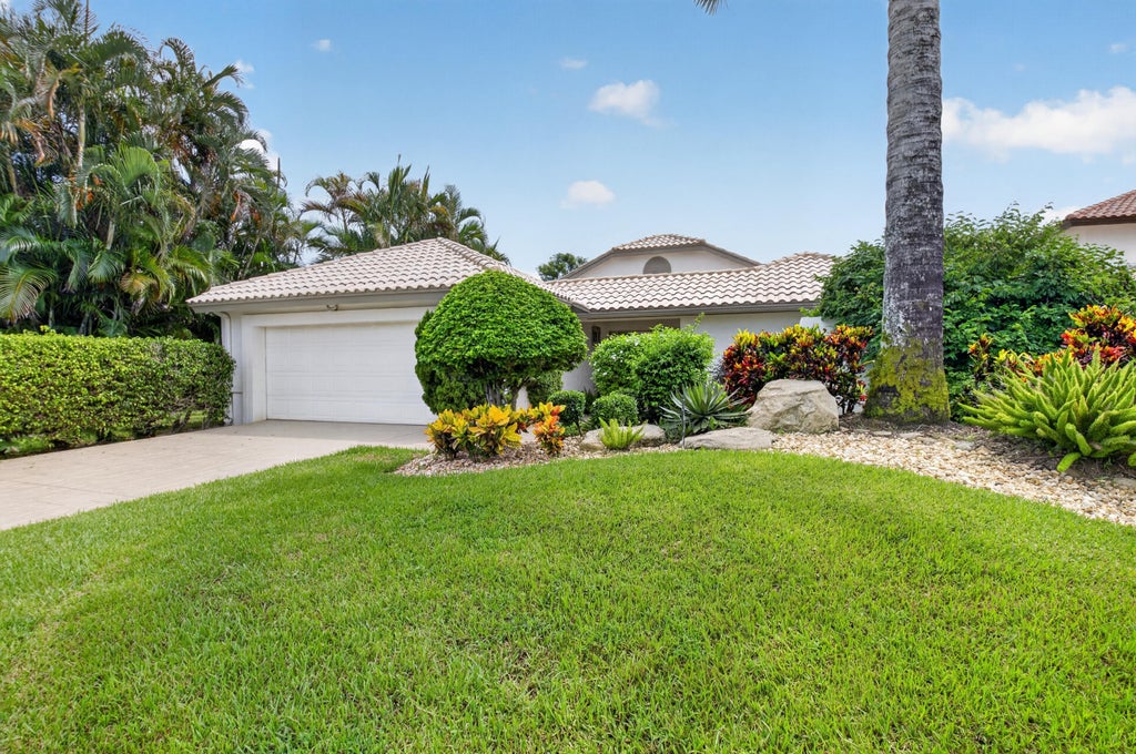 Photo of 19380 Cedar Glen Drive, Boca Raton, FL 33434 (MLS # B26071249)