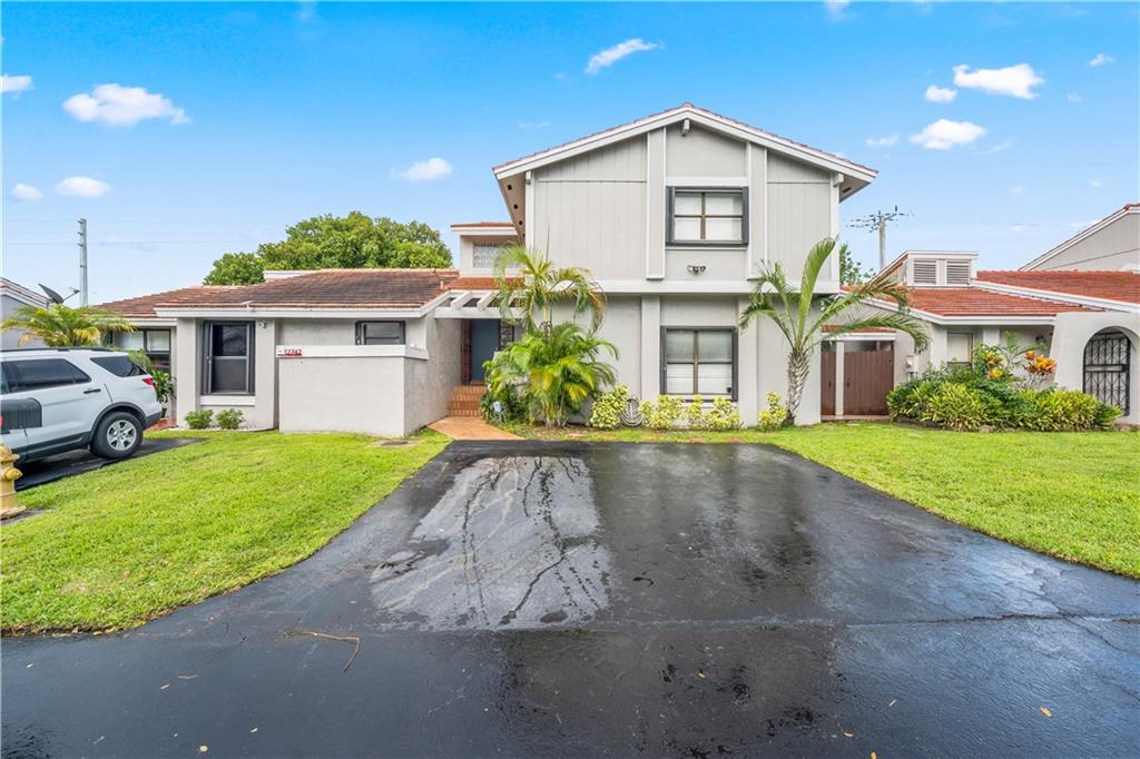 Deerwood Townhomes - Residential