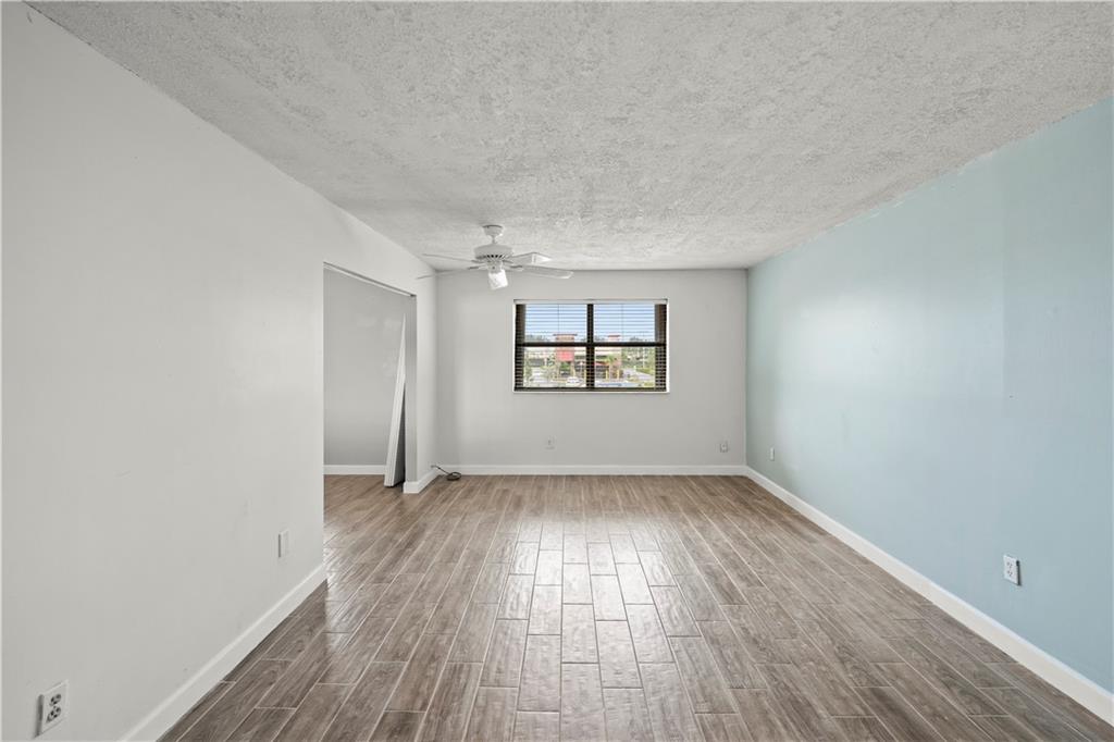 Deerwood Townhomes - Residential