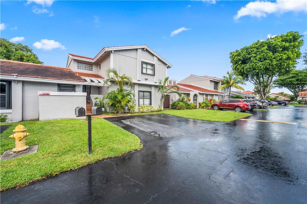 Deerwood Townhomes - Residential