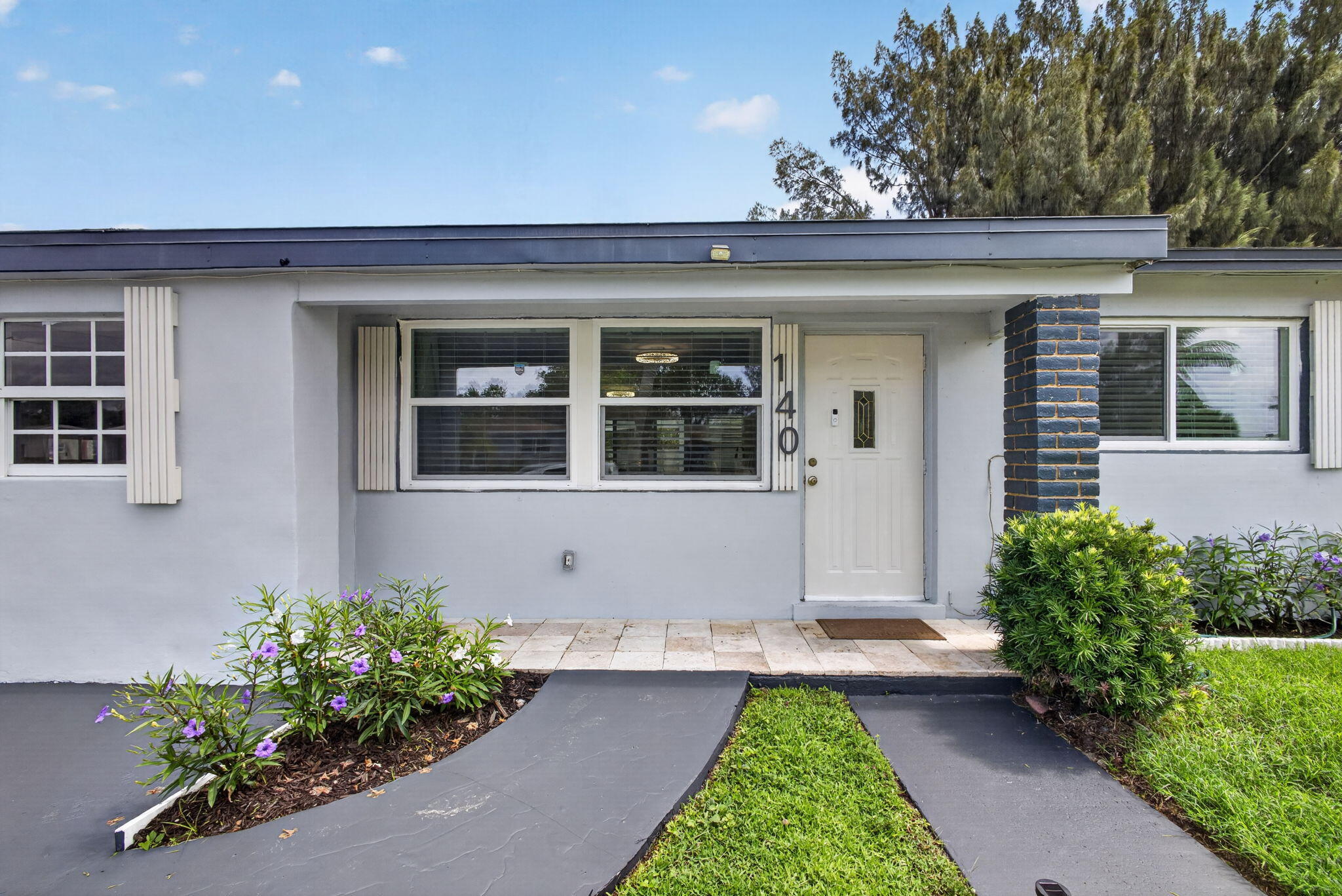 140 W 31st Court