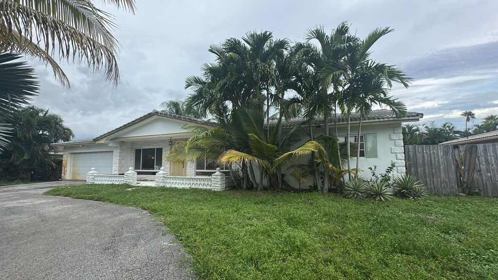 Photo of 2081 NE 27th St, Lighthouse Point, FL 33064 (MLS # F10532084)