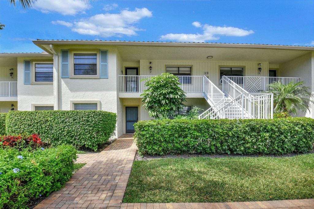 Photo of 19 Westgate Lane #F, Boynton Beach, FL 33436 (MLS # R11009625)