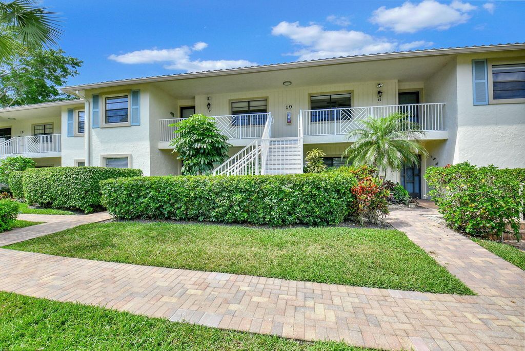 Photo of 19 Westgate Lane #F, Boynton Beach, FL 33436 (MLS # R11009625)