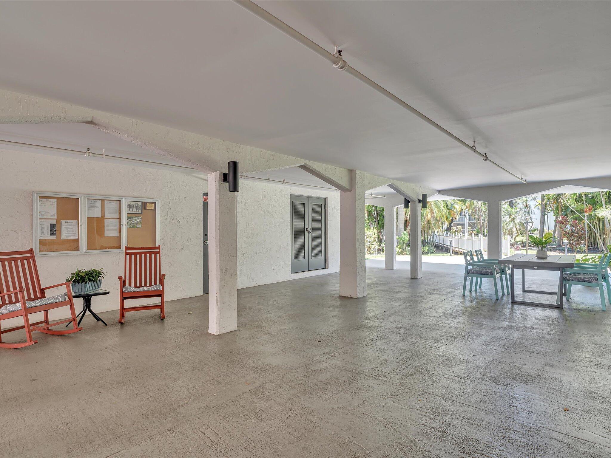 4025 N Federal 121C