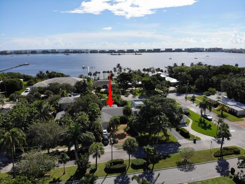 922 S Palmway Lake Worth Beach FL 33460