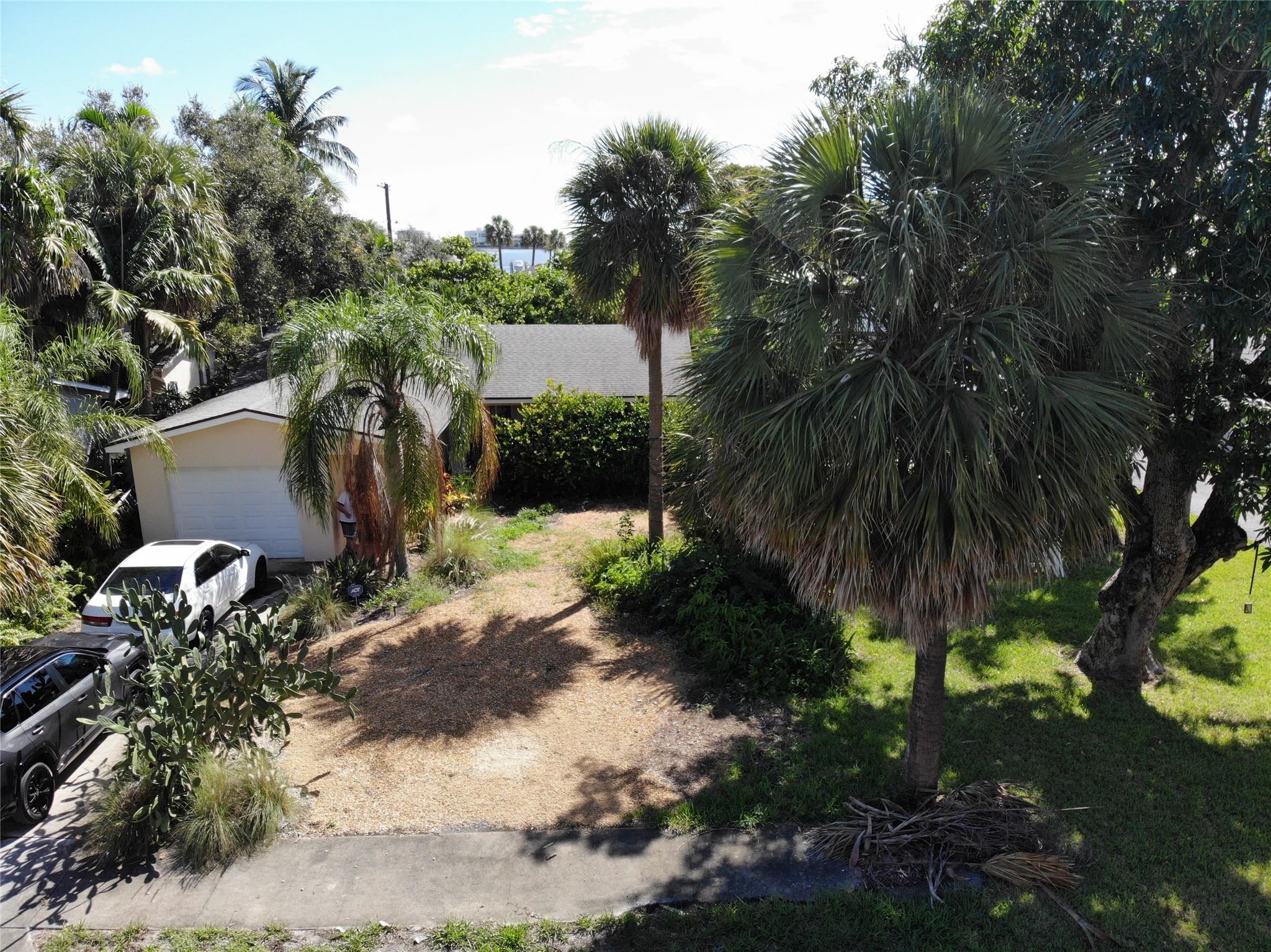 922 S Palmway