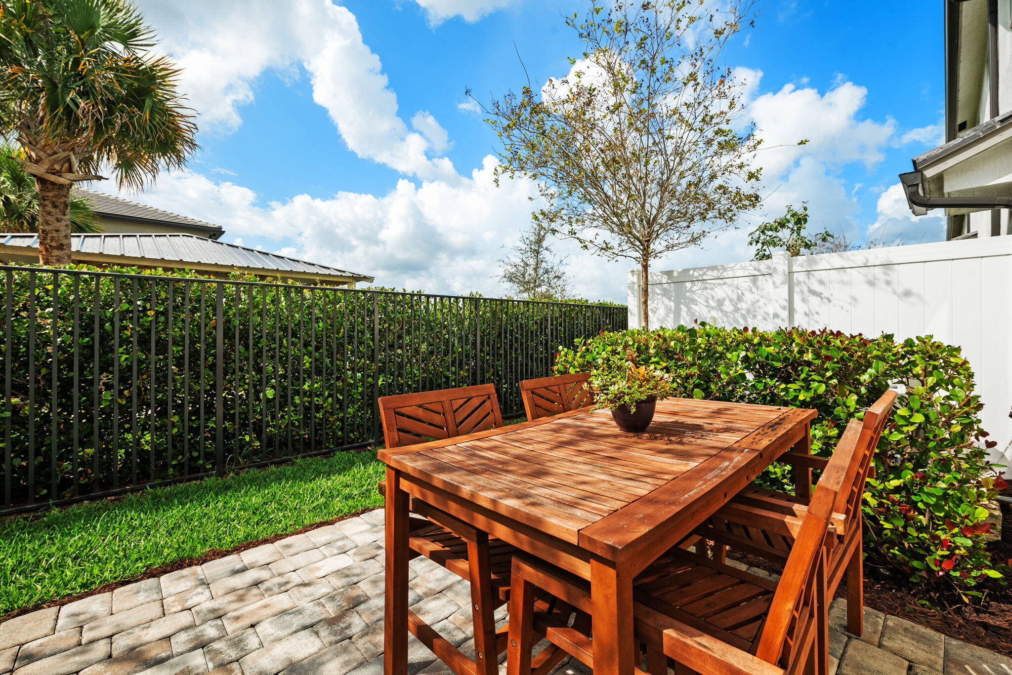 SOMERSET PLAZA - Residential