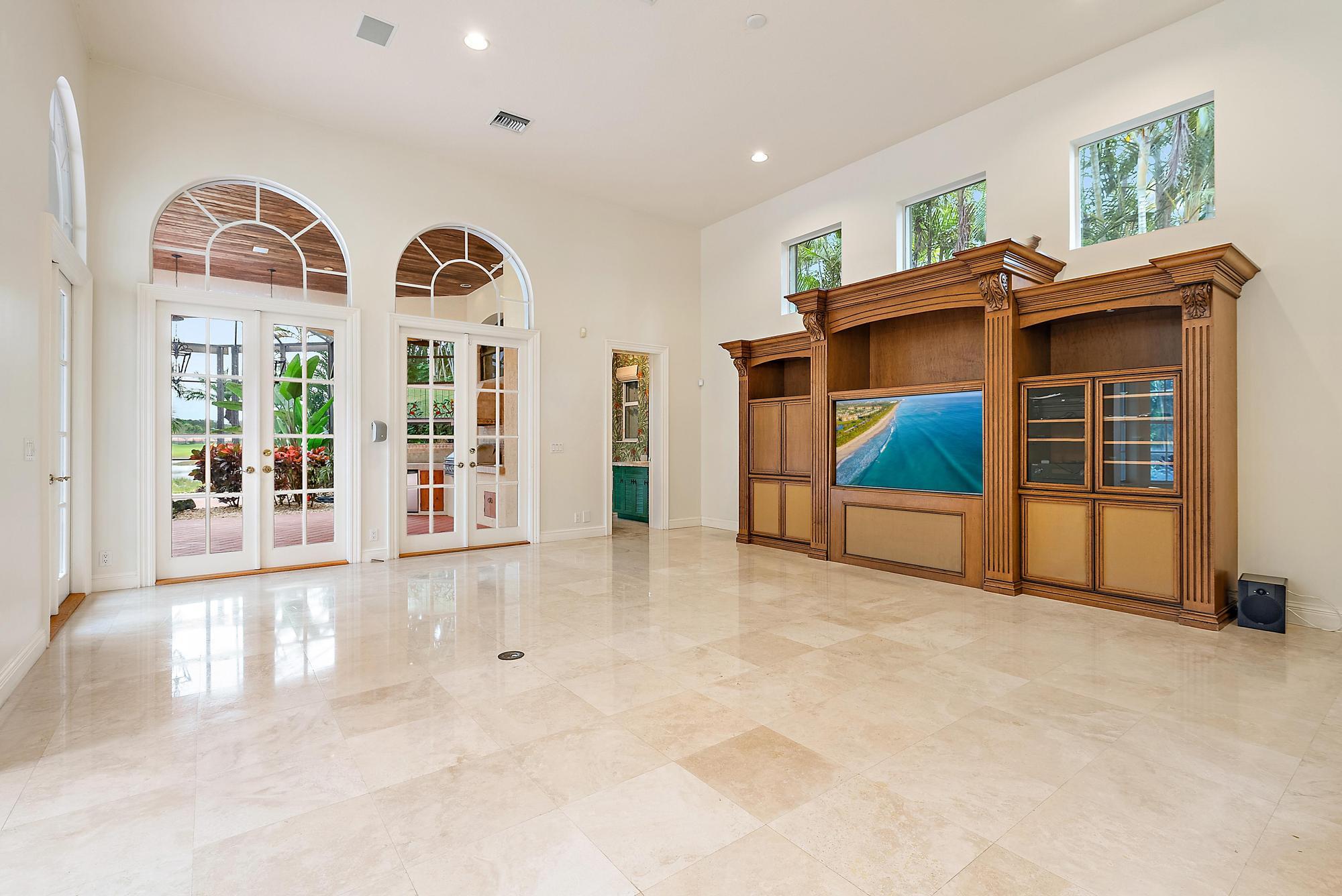 IBIS GOLF AND COUNTRY CLU - Residential