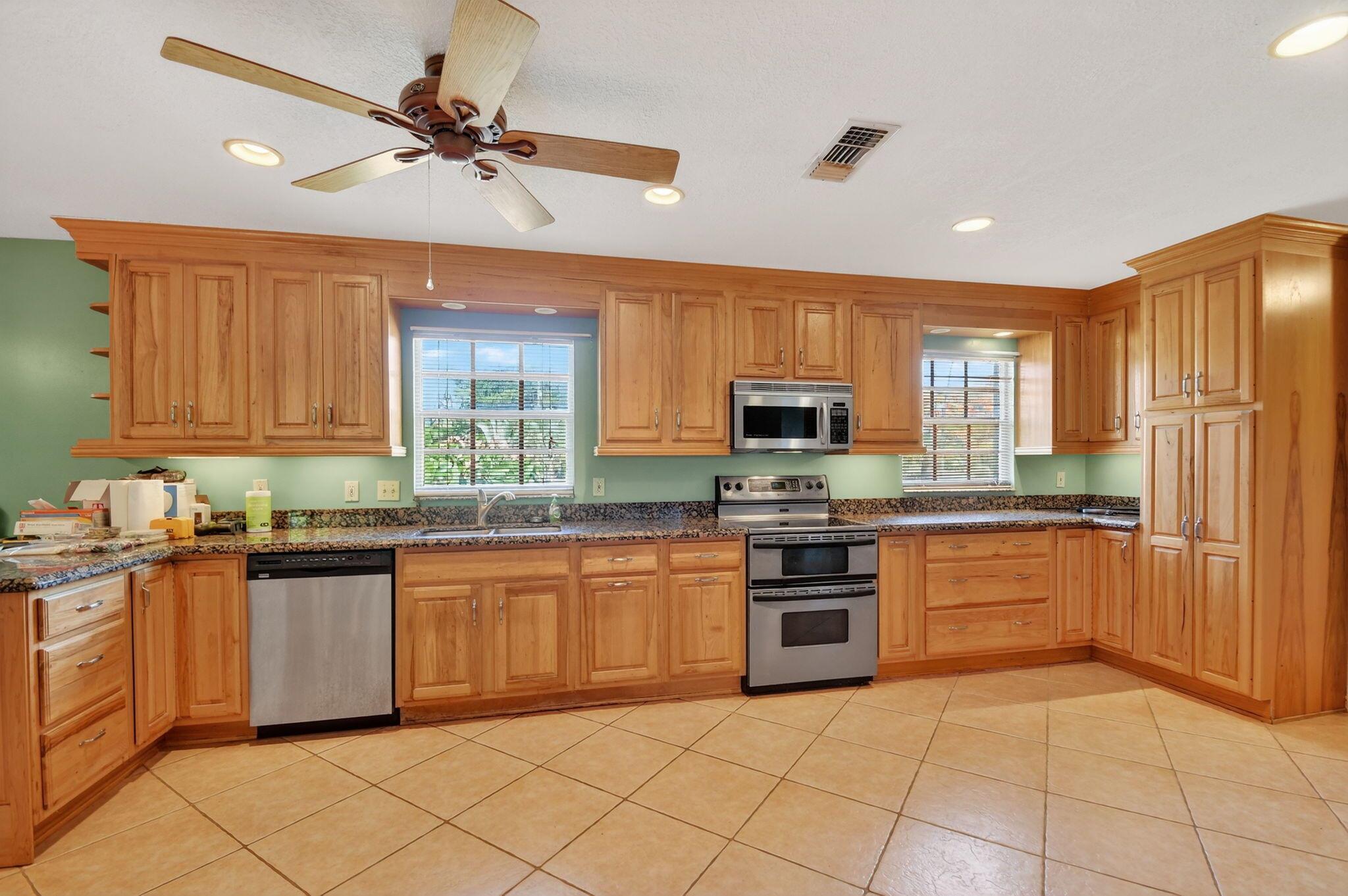 6581 Hillside Lane