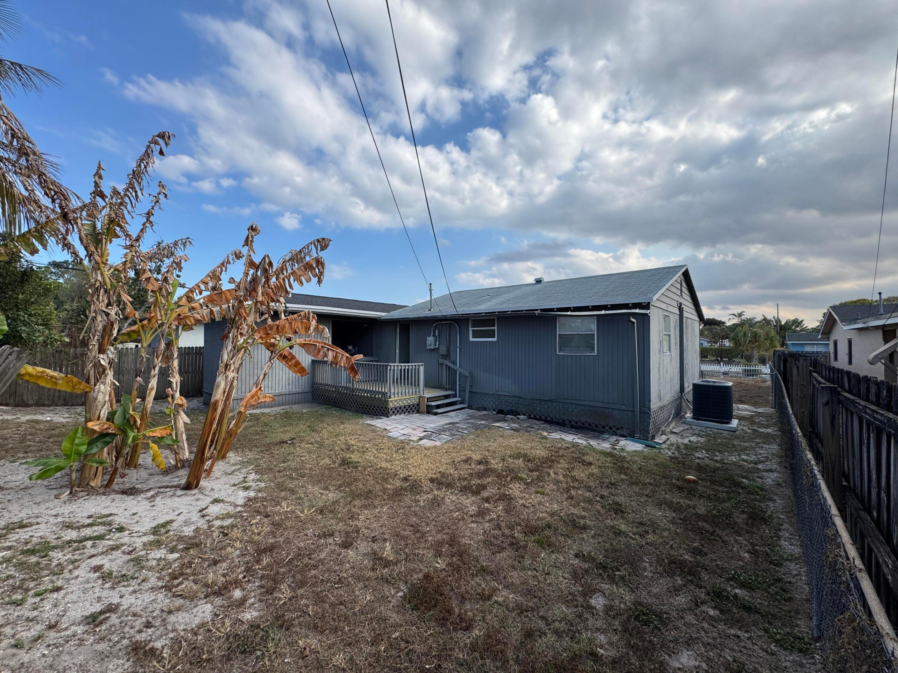 ROYAL PALM ESTATES - Residential