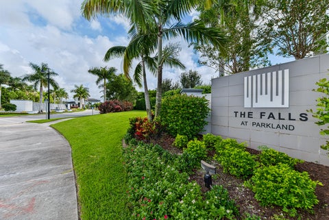 Tiny photo for 8047 JUNIPER Drive, Parkland, FL 33067 (MLS # B26066202)