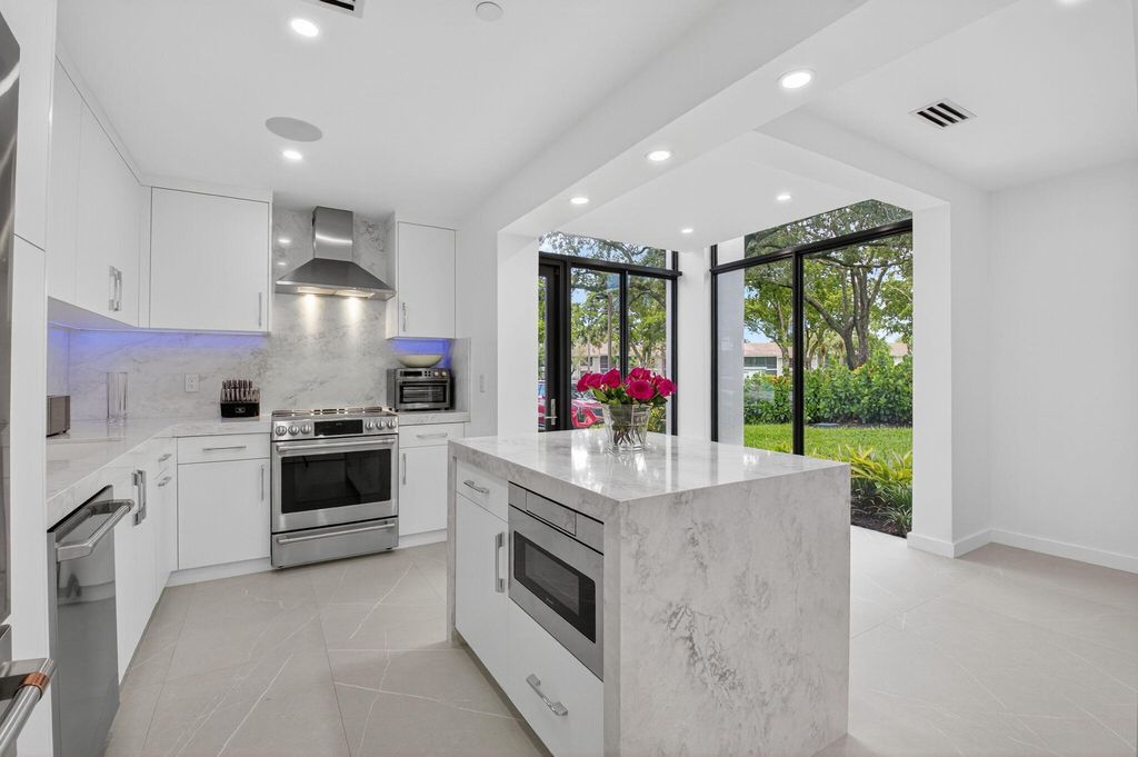 Photo of 7847 Lakeside Boulevard #1014, Boca Raton, FL 33434 (MLS # R11147159)