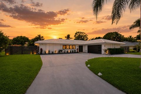Photo of 8111 W Lake Drive, Lake Clarke Shores, FL 33406 (MLS # B26036746)