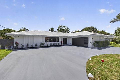 Tiny photo for 8111 W Lake Drive, Lake Clarke Shores, FL 33406 (MLS # B26036746)