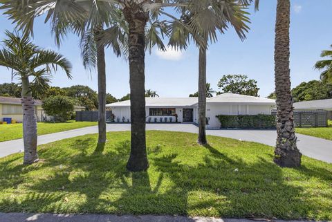 Tiny photo for 8111 W Lake Drive, Lake Clarke Shores, FL 33406 (MLS # B26036746)