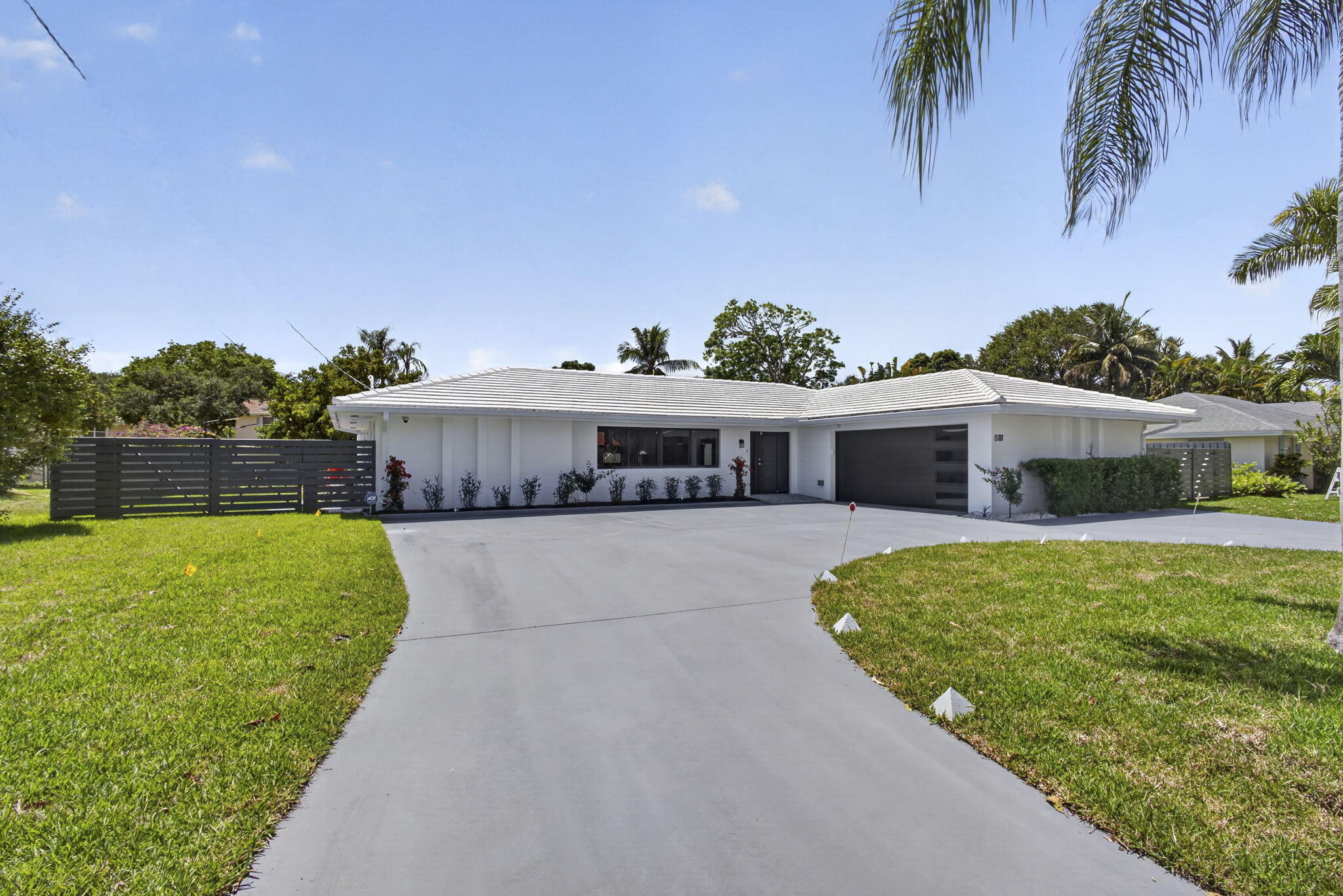 8111 W Lake Drive