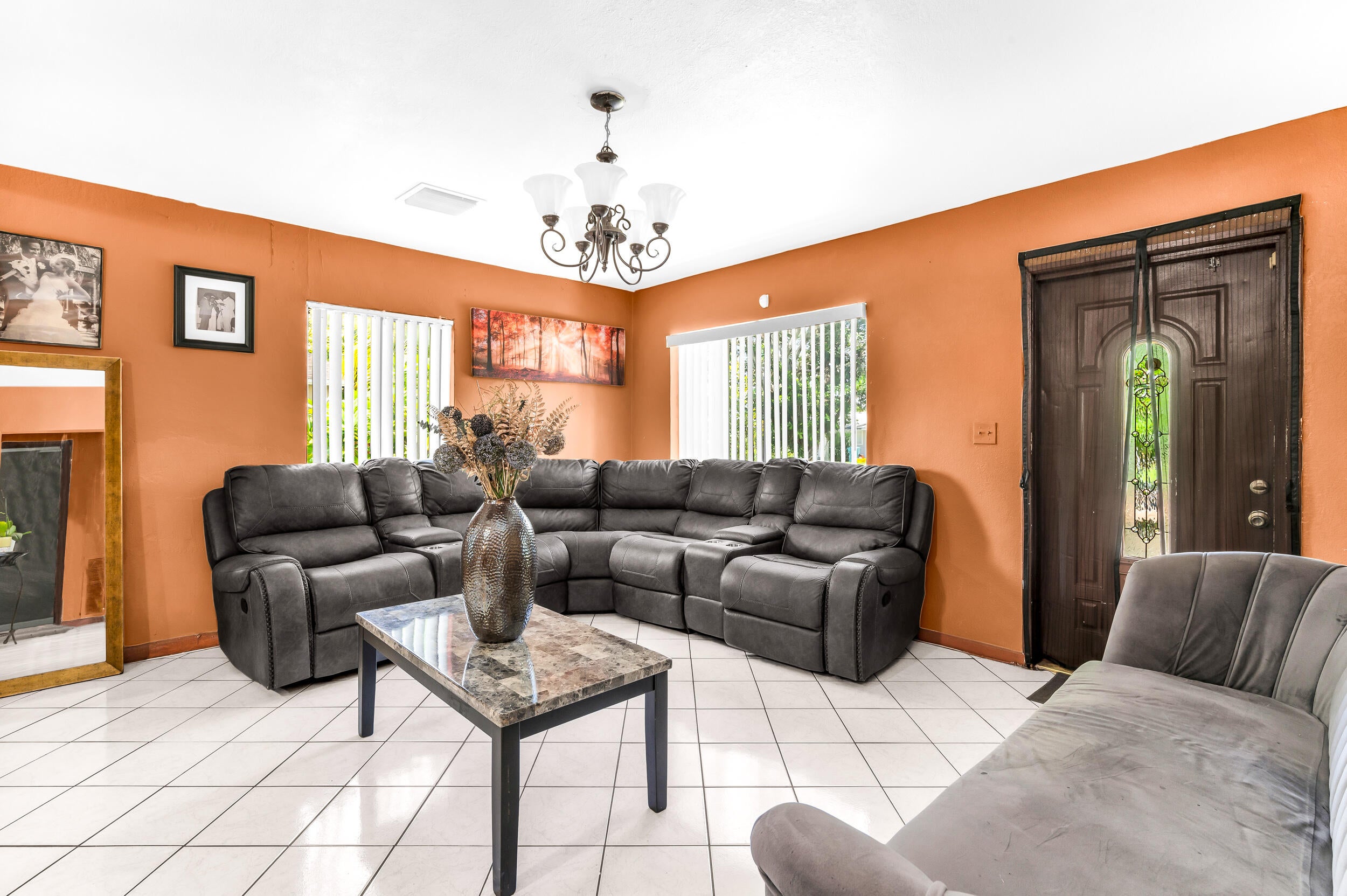 Properties 146 SE 5TH Avenue