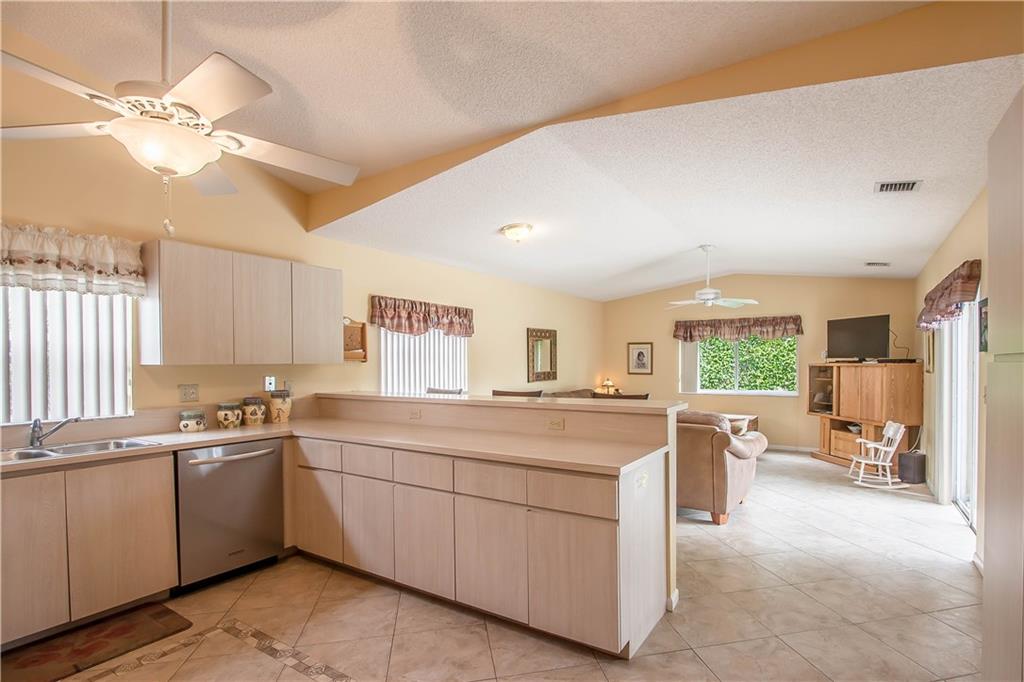 Parkwood VI 148-37 B - Residential